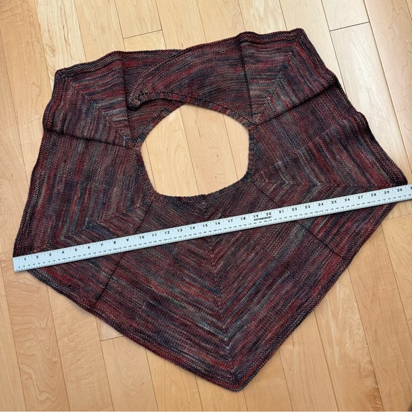 100% Pure Merino Luxury Hand Knit Mantle Shawl - Picture 6 of 7